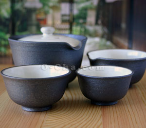 gyokuro in a shiboridashi teapot