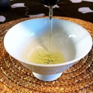 brewing green tea